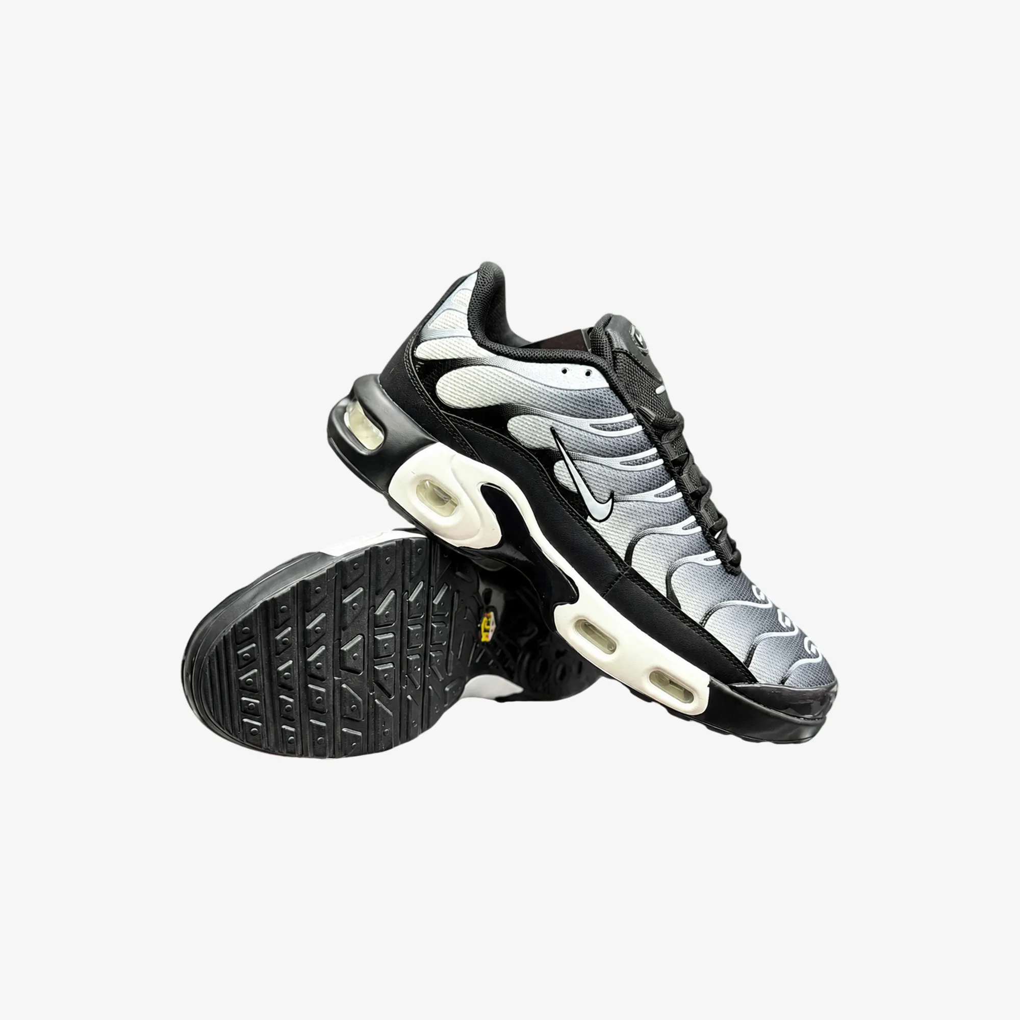 Nike Air Max Plus - black and metallic silver - Main View